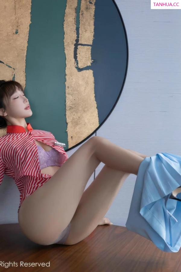 陆萱萱  [XiuRen]高清写真图 2025.10.30 No.10932 陆萱萱 性感制服第15张图片